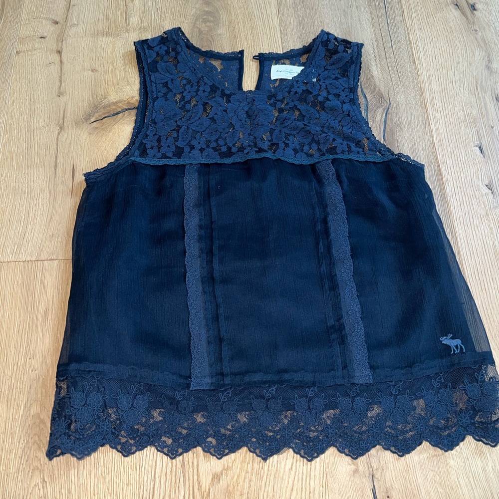 Abercrombie & Fitch top!